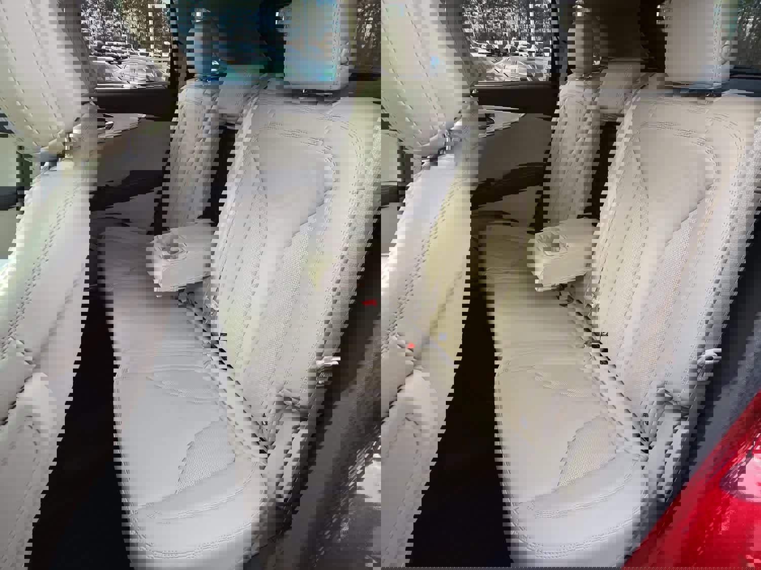 Used 2020 Lincoln Nautilus Premier w/ Equipment Group 101A image 9