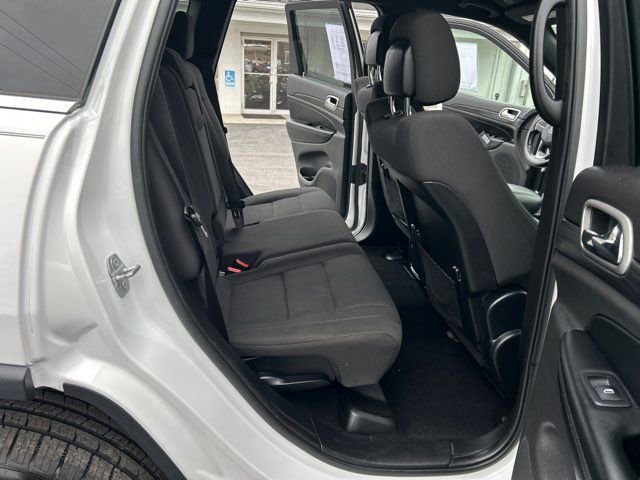 Used 2020 Jeep Grand Cherokee Laredo image 25