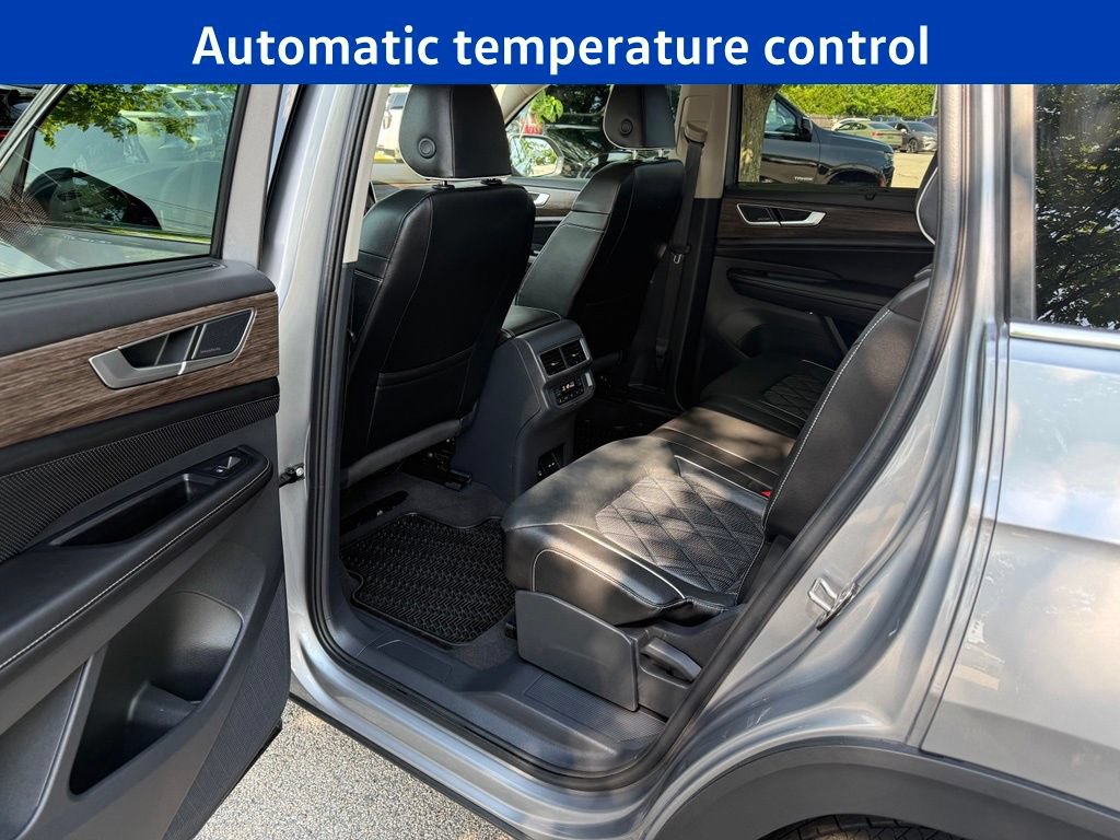 Used 2024 Volkswagen Atlas SEL Premium R-Line AWD/4WD image 11