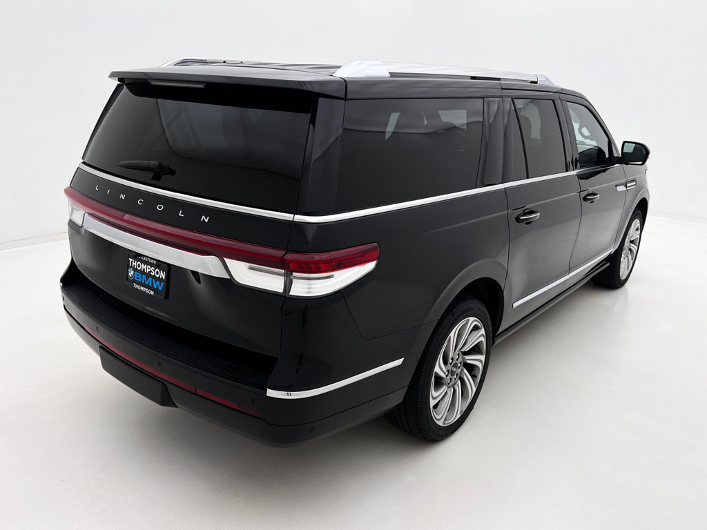 Used 2022 Lincoln Navigator L Reserve AWD/4WD image 7