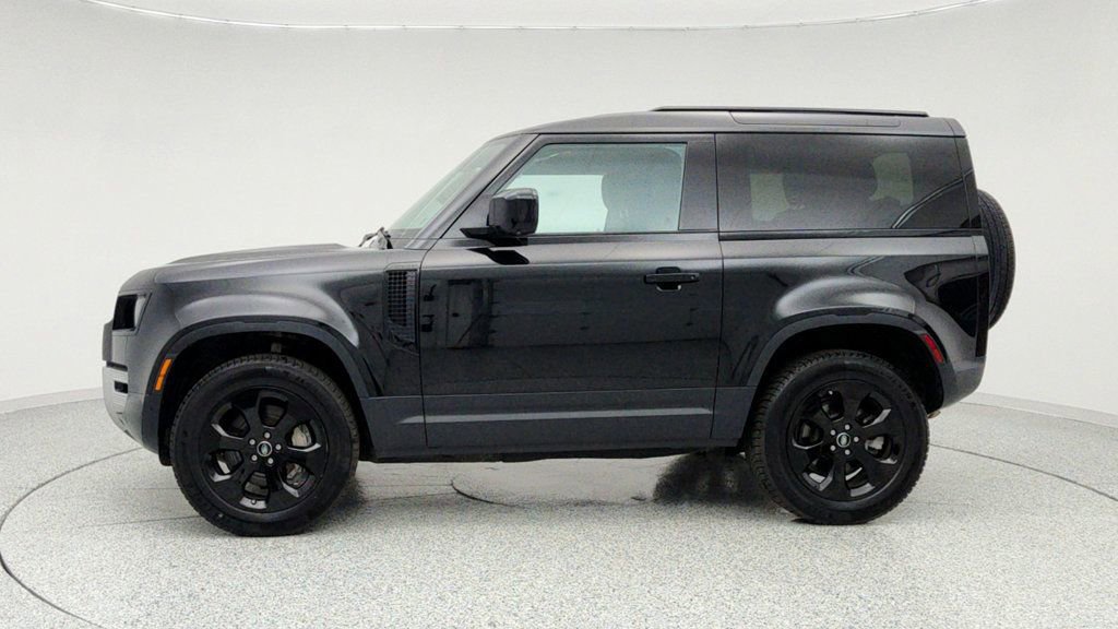 Used 2023 Land Rover Defender 90 SE image 8