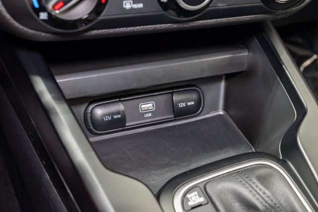 Used 2025 Kia Soul LX w/ LX Technology Package FWD image 21