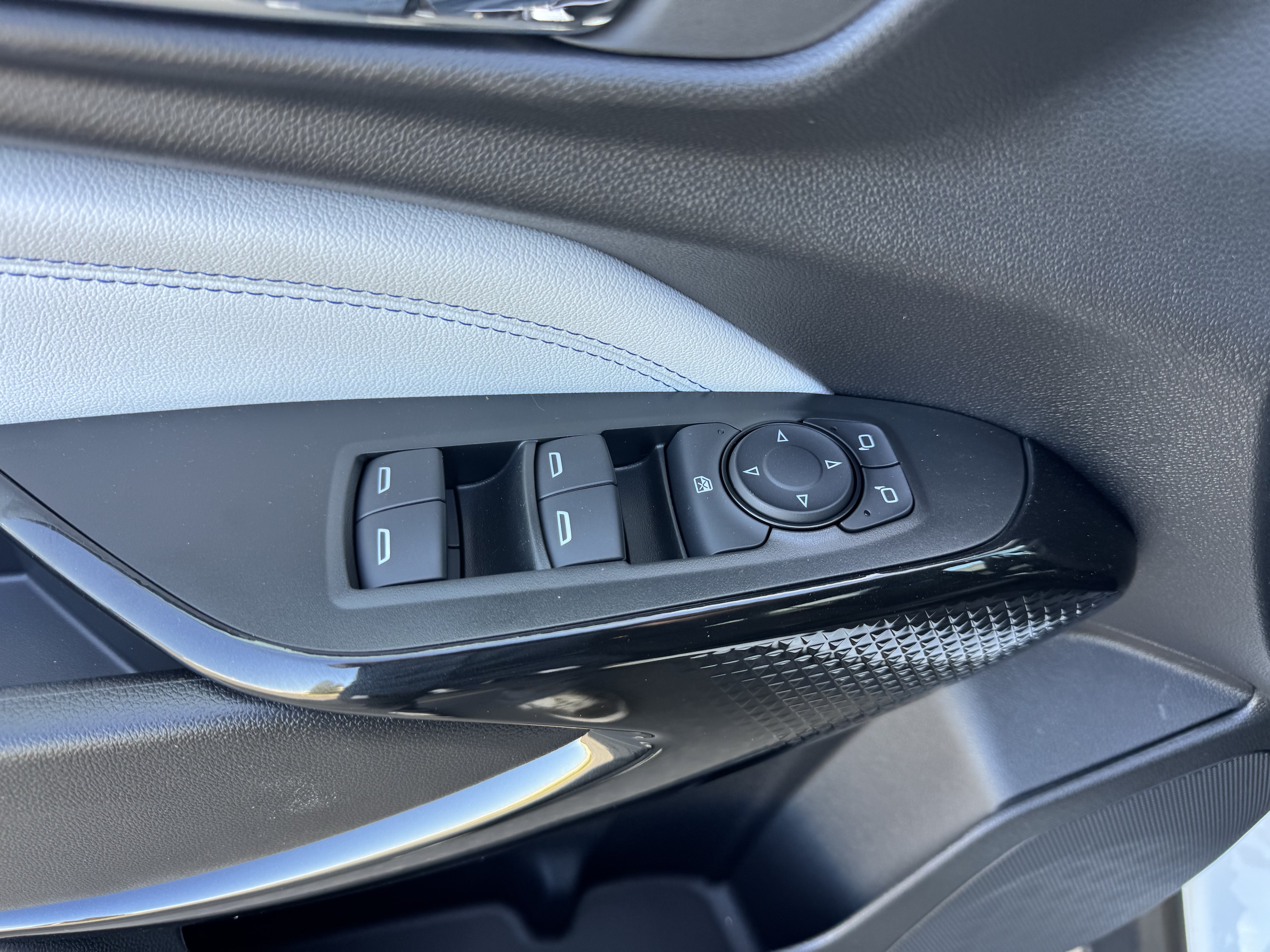 New 2026 Chevrolet Trax LT w/ Driver Confidence Package FWD image 11