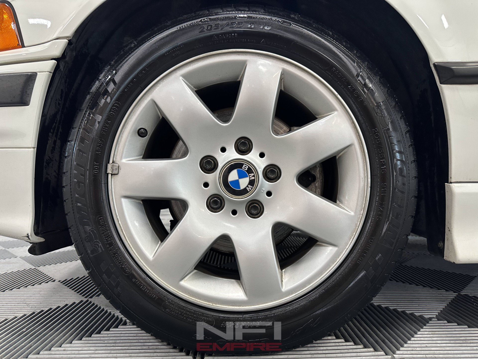 Used 1999 BMW 323i Convertible RWD image 21