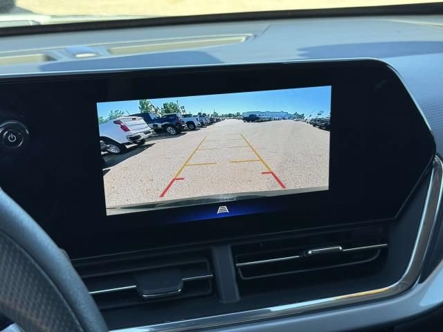 Used 2025 Chevrolet Trax LT FWD image 23