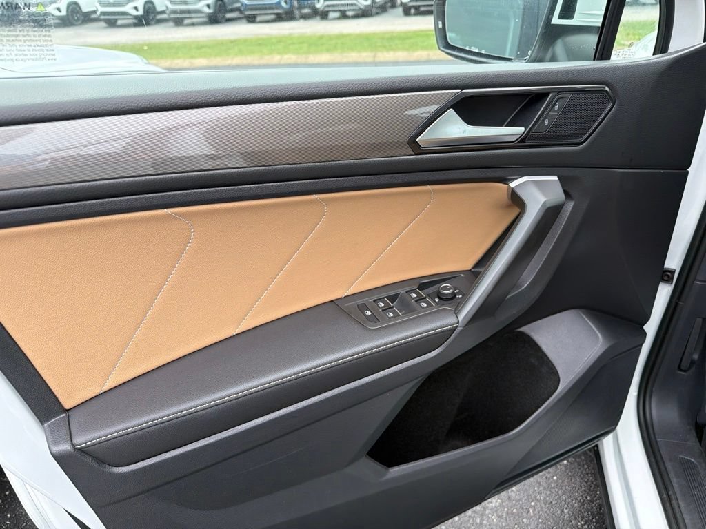 Certified 2023 Volkswagen Tiguan SE w/ Panoramic Sunroof Package FWD image 26