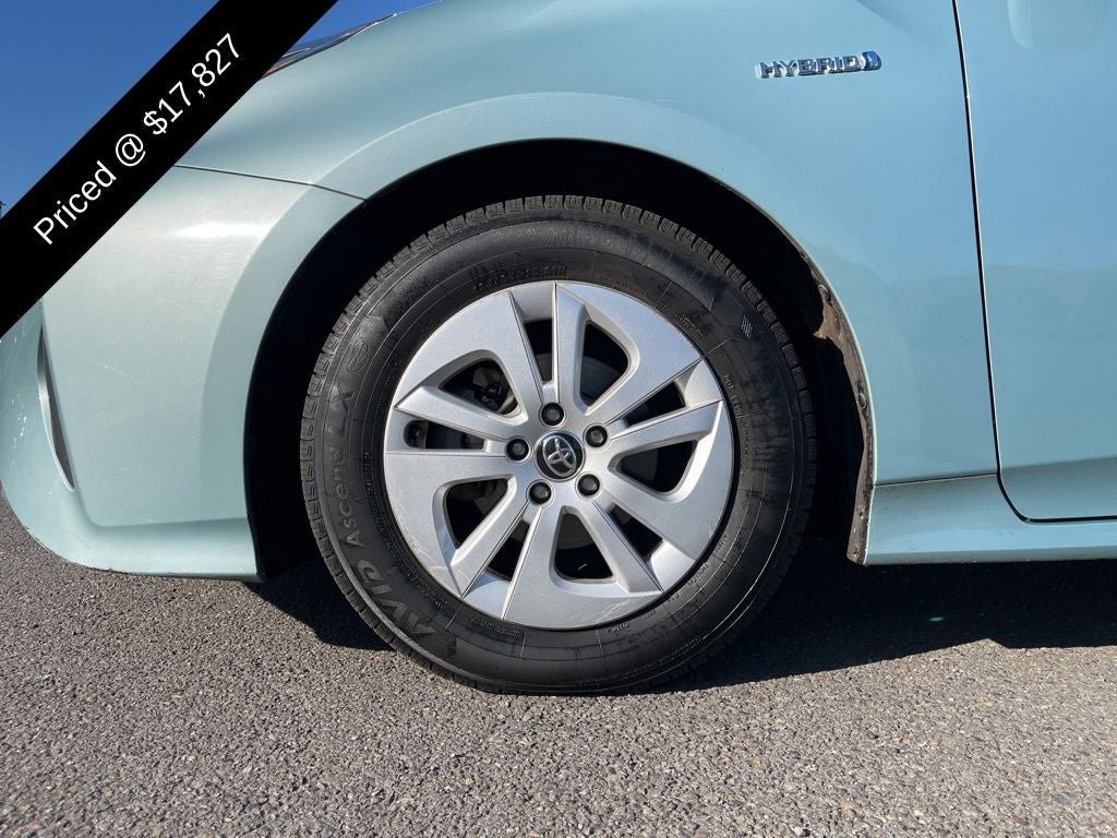 Used 2016 Toyota Prius Two FWD image 4