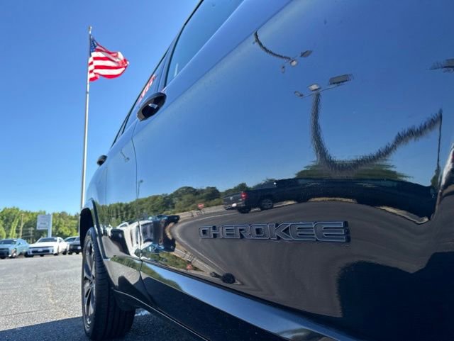 Used 2019 Jeep Cherokee High Altitude AWD/4WD image 8