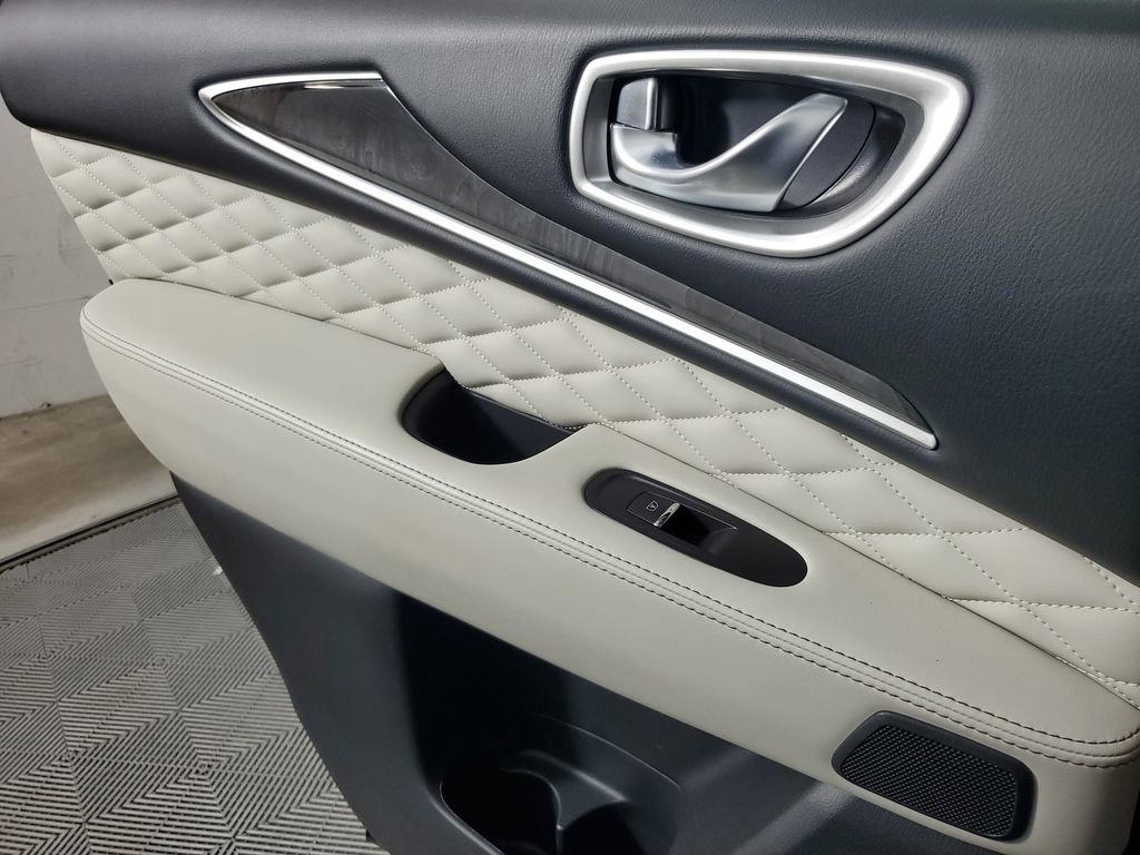 Used 2019 INFINITI QX60 Luxe w/ Limited Package FWD image 18