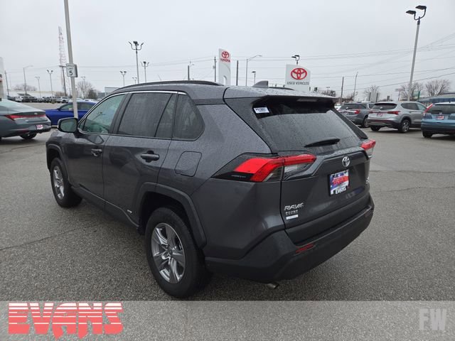 Used 2025 Toyota RAV4 XLE image 27
