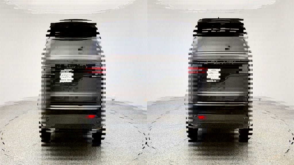 Used 2024 Land Rover Discovery Dynamic SE image 6