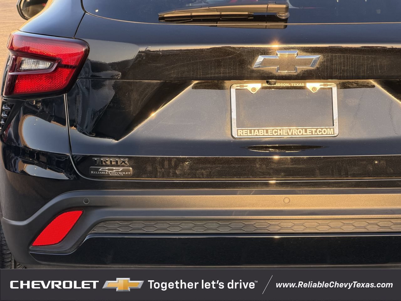 Used 2025 Chevrolet Trax RS w/ Sunroof Package FWD image 9