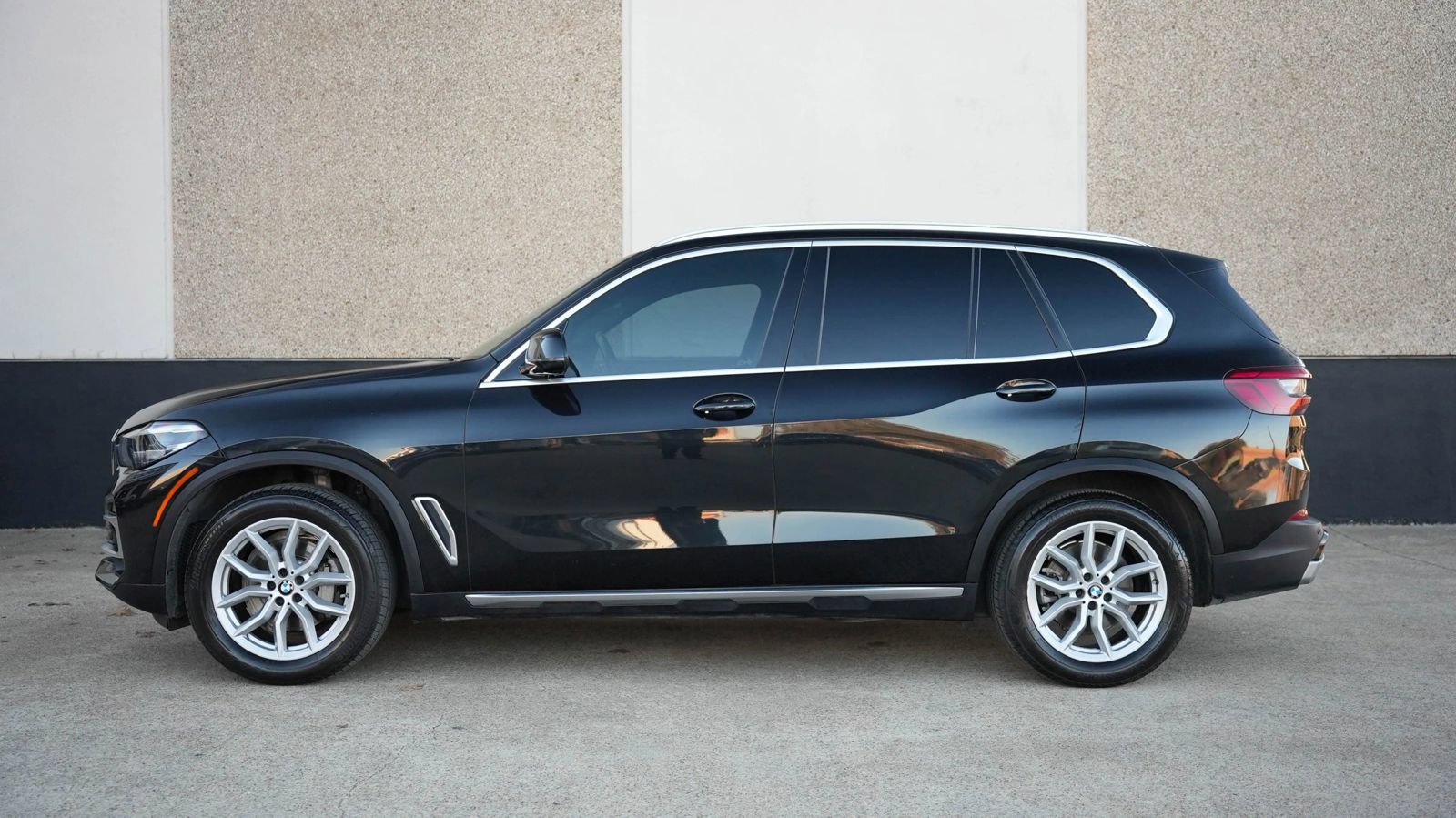 Used 2019 BMW X5 xDrive40i w/ Convenience Package AWD/4WD image 11