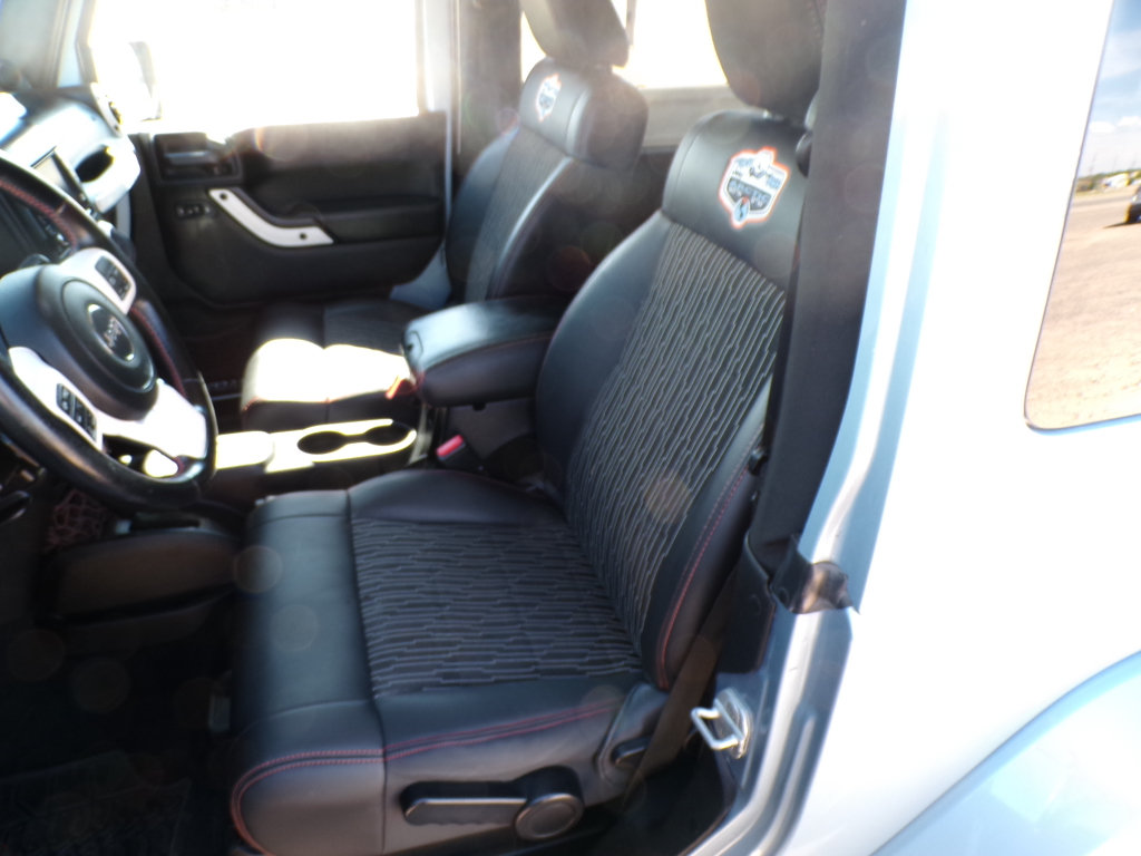 Used 2012 Jeep Wrangler Sahara AWD/4WD image 12
