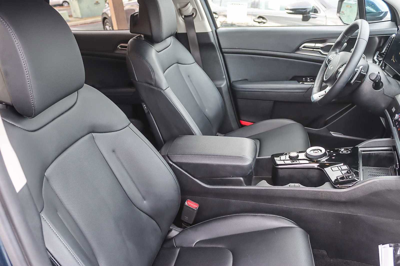 Used 2023 Kia Sportage EX image 14