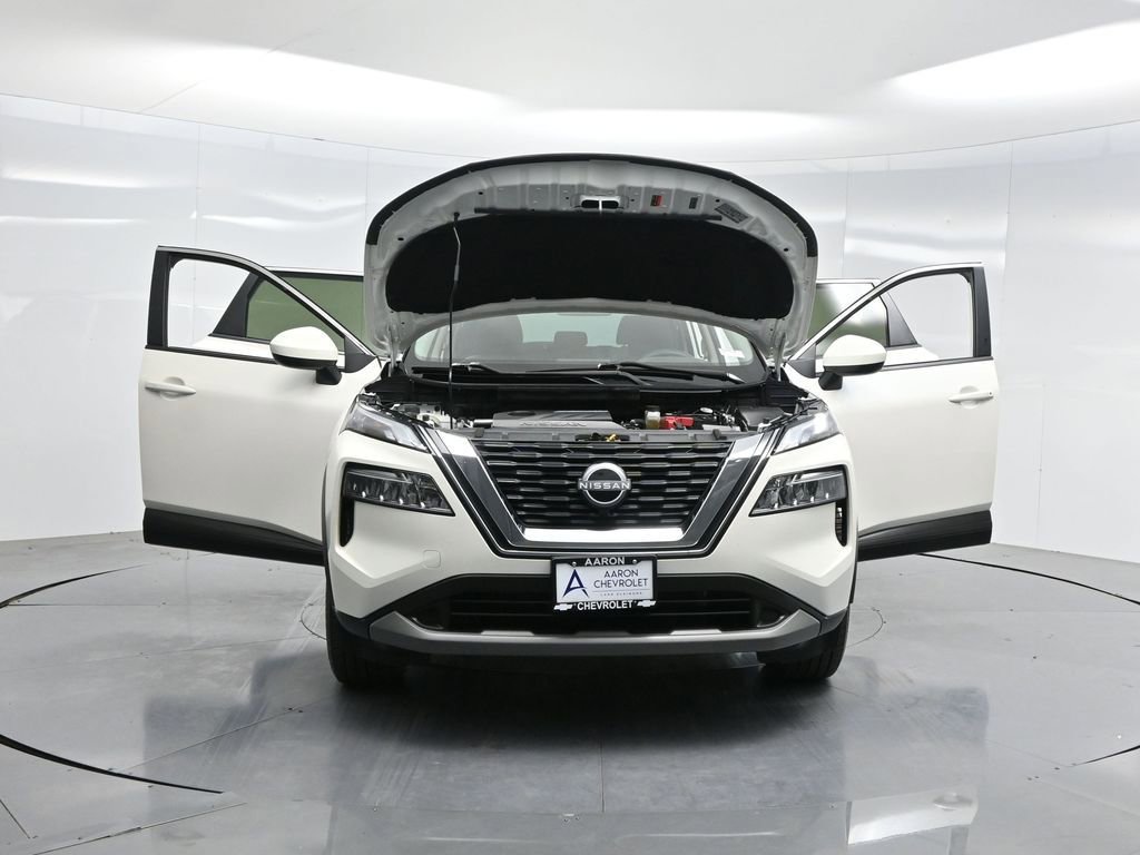 Used 2023 Nissan Rogue SV image 45
