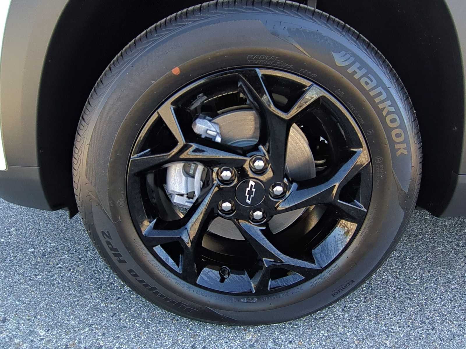 New 2026 Chevrolet Trax LT w/ Midnight Edition FWD image 28