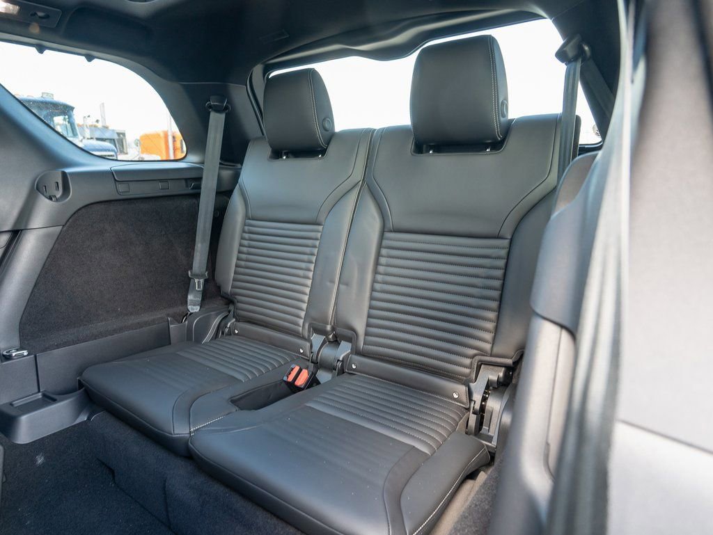 New 2025 Land Rover Discovery S image 22