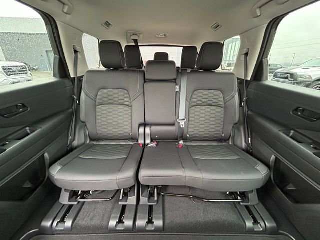 New 2026 Nissan Pathfinder SV image 31