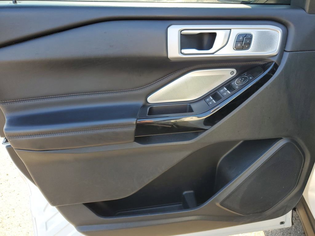 Used 2021 Ford Explorer Platinum AWD/4WD image 23