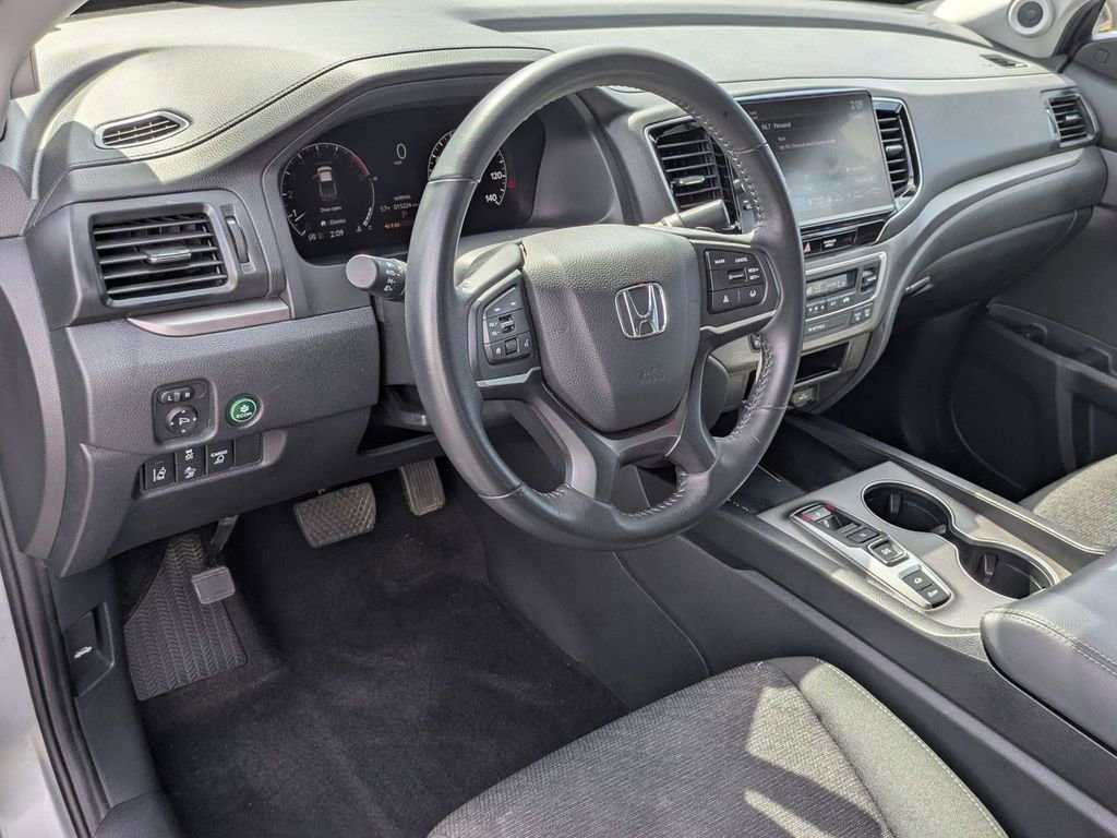 Certified 2025 Honda Ridgeline Sport image 5