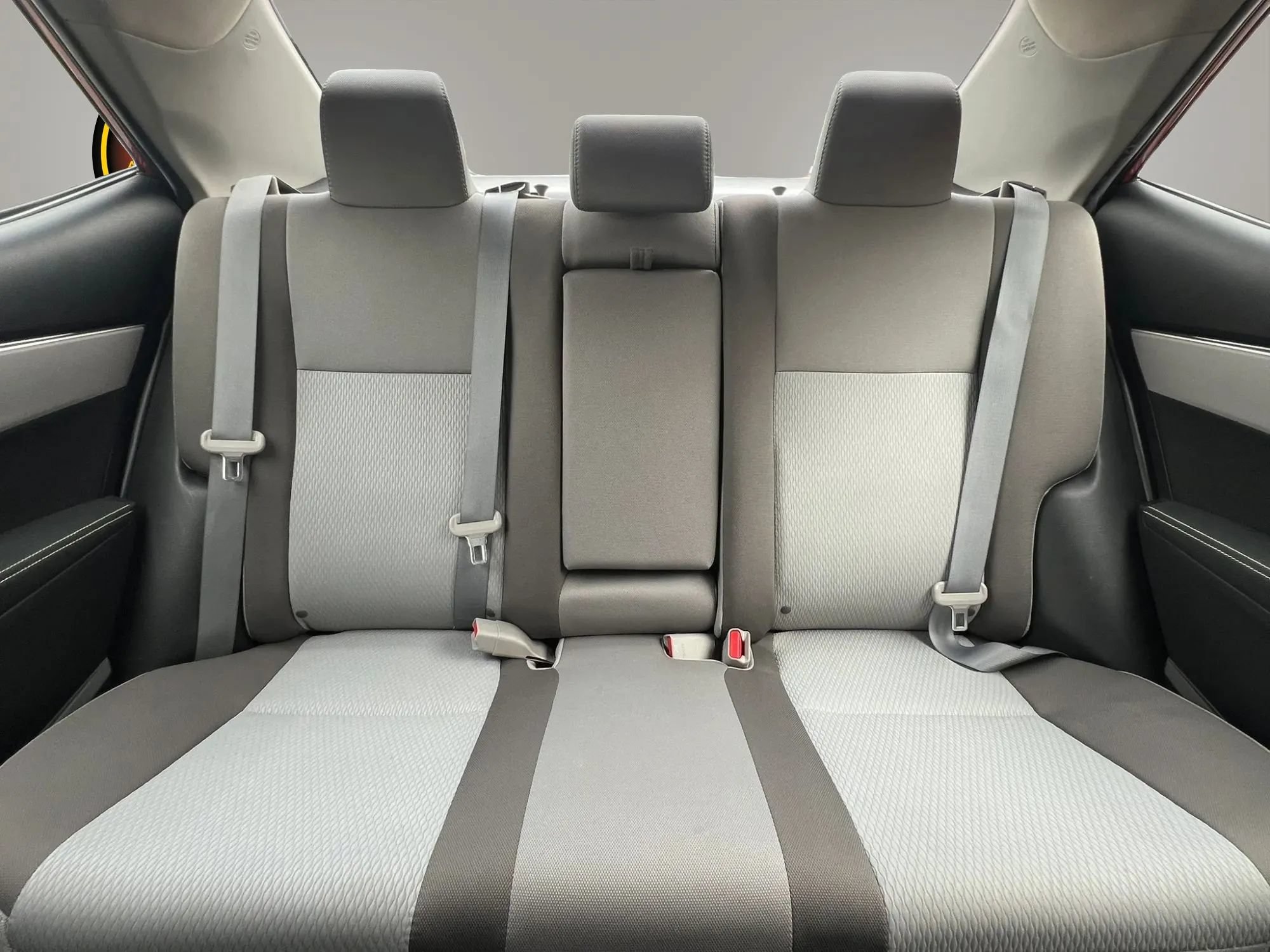 Used 2018 Toyota Corolla LE w/ Body Protection Package FWD image 32