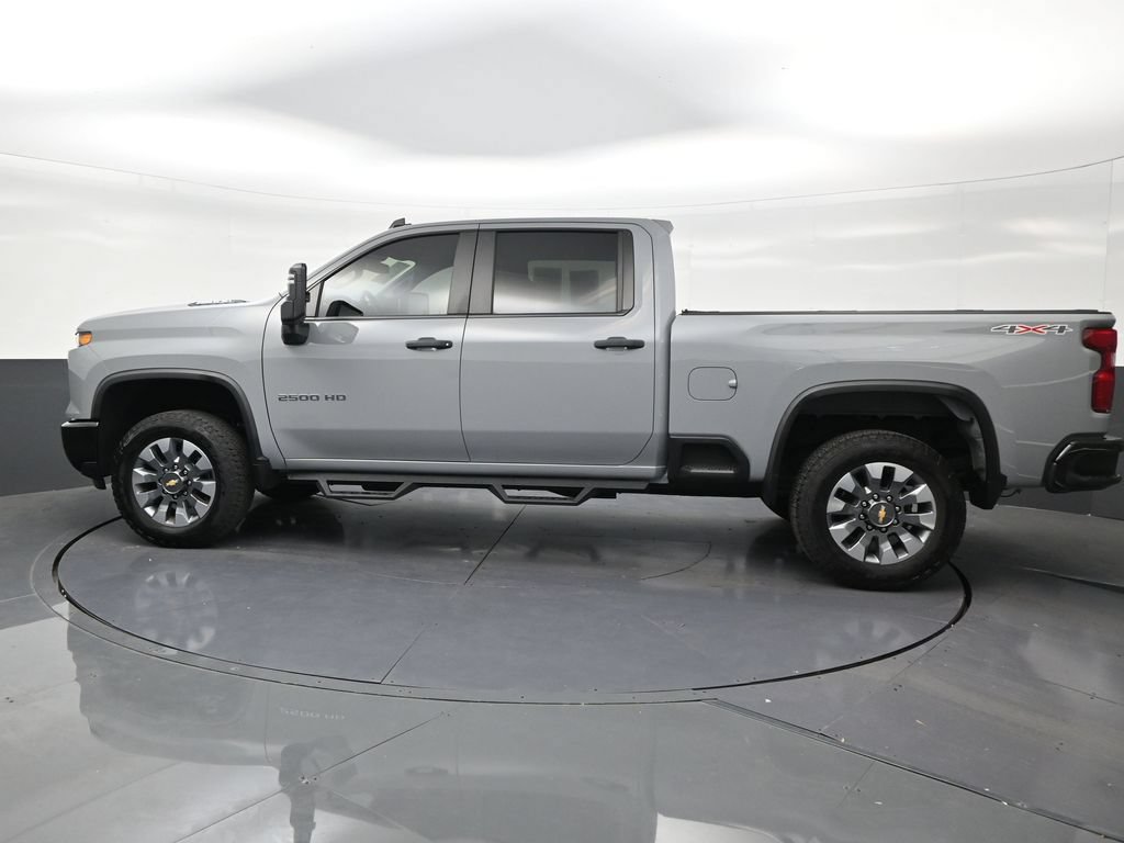 Used 2025 Chevrolet Silverado 2500 Custom w/ Custom Value Package AWD/4WD image 2