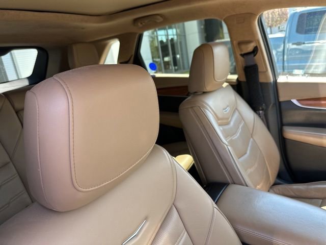 Used 2018 Cadillac XT5 Platinum w/ Driver Assist Package AWD/4WD image 15