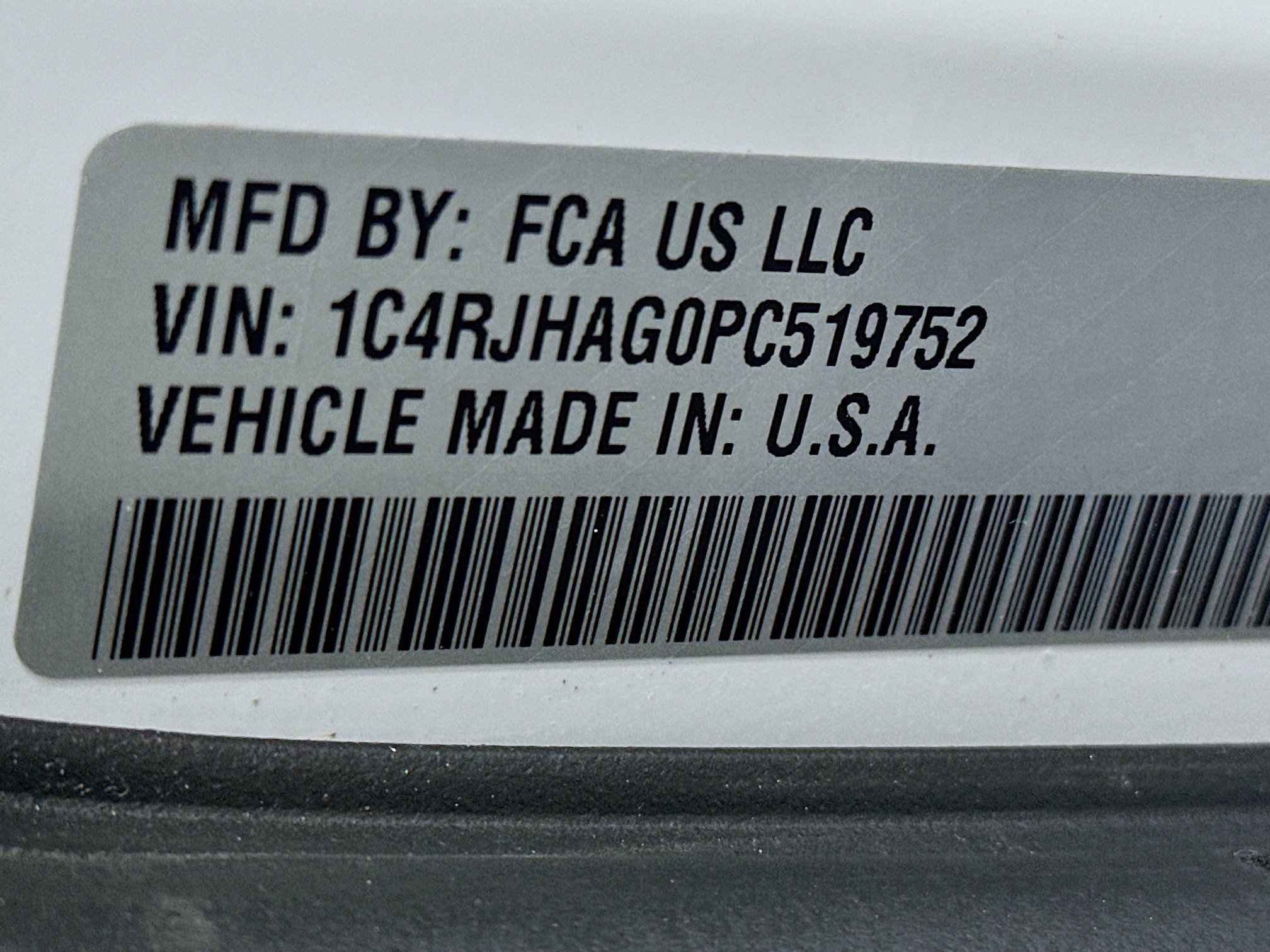 Used 2023 Jeep Grand Cherokee Laredo w/ Luxury Tech Group I AWD/4WD image 12
