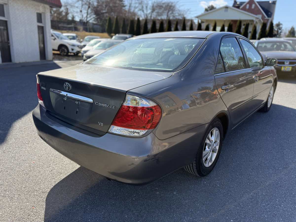 Used 2005 Toyota Camry LE image 7