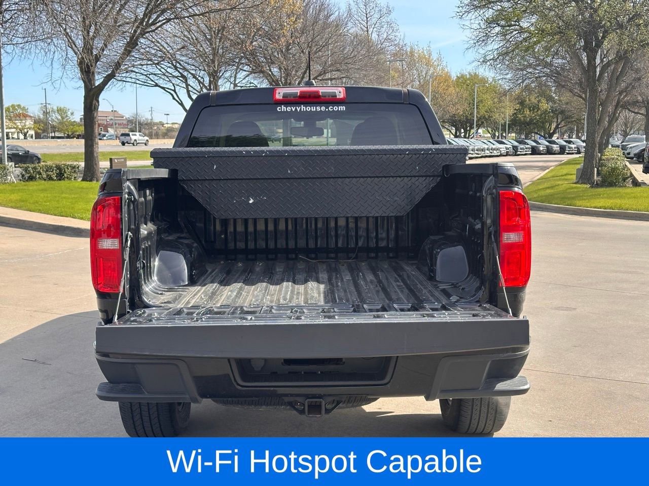 Used 2022 Chevrolet Colorado W/T w/ Custom Special Edition image 15