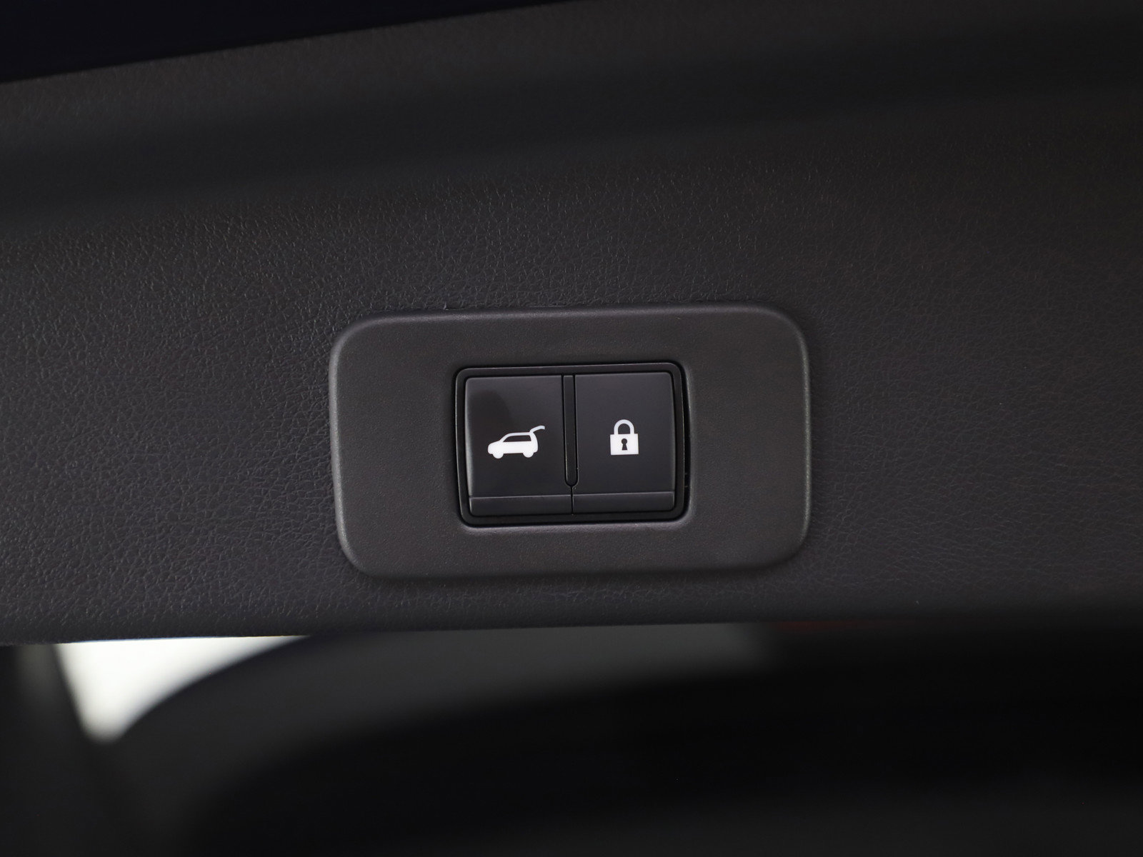 Used 2025 Nissan Murano SV image 17