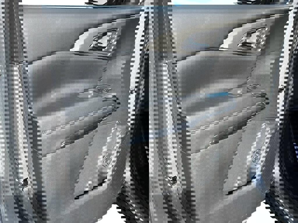 New 2026 Chevrolet Traverse LT image 7