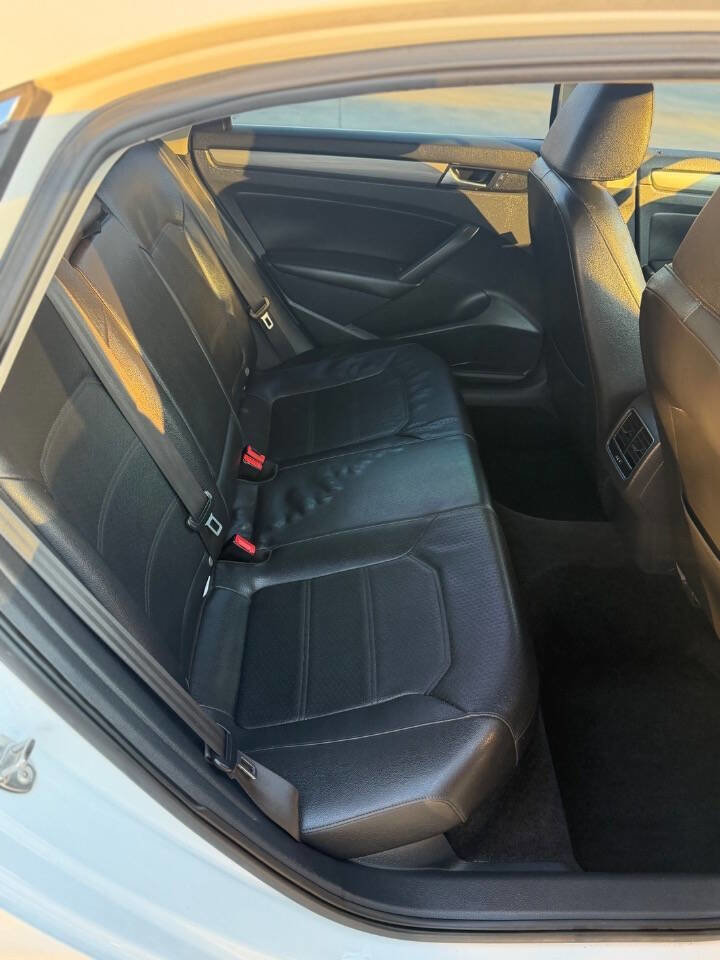 Used 2015 Volkswagen Passat TDI SE image 13