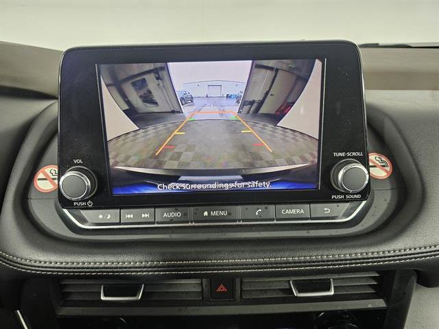 Used 2023 Nissan Rogue SV image 34