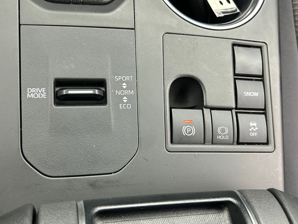 Used 2024 Toyota Highlander LE image 18
