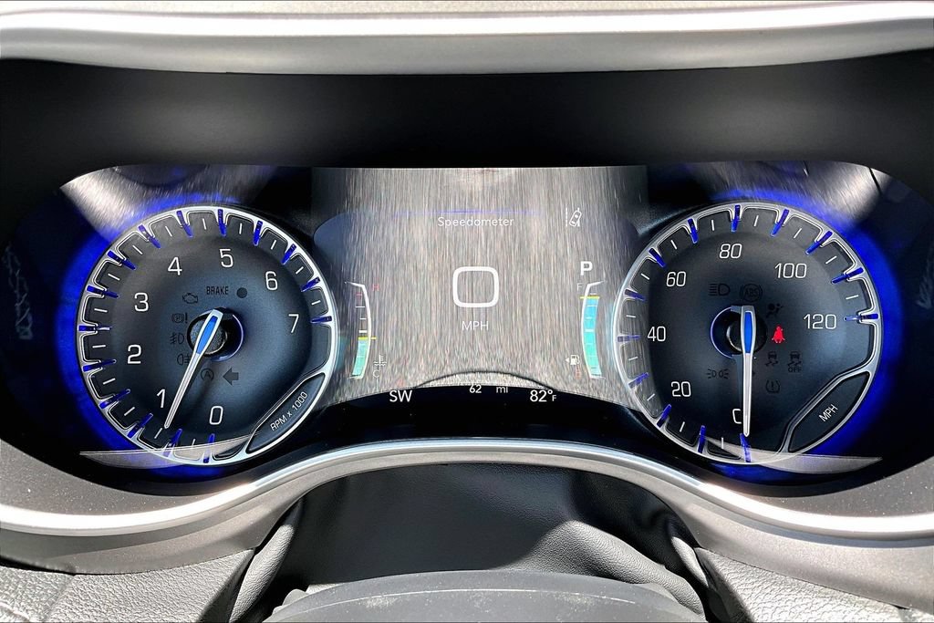 New 2027 Chrysler Pacifica Select FWD image 8