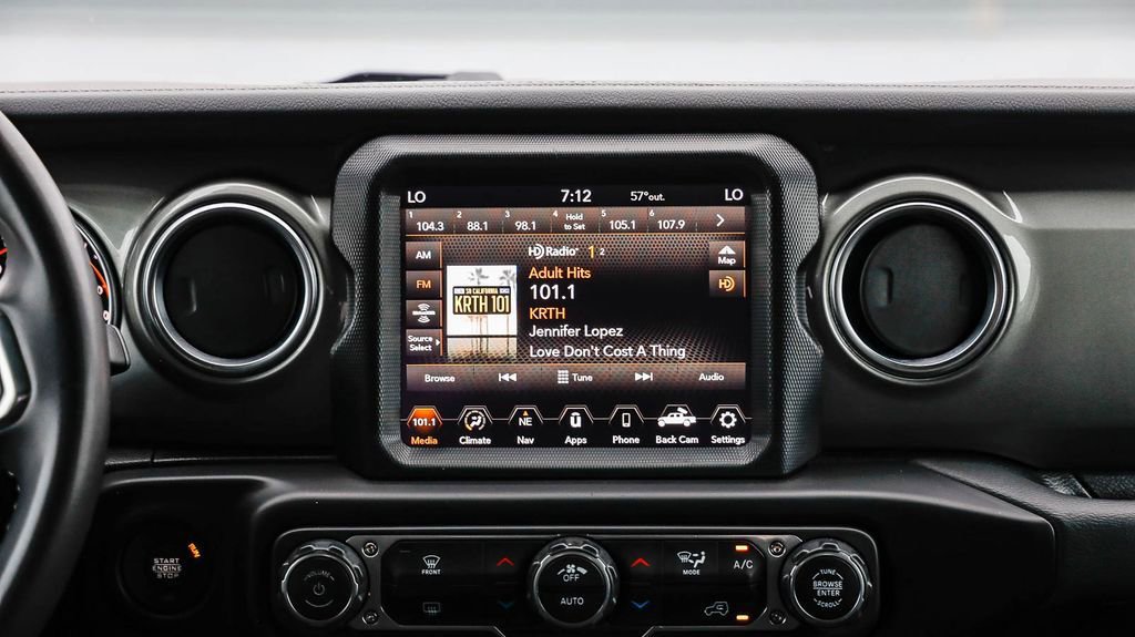 Used 2023 Jeep Gladiator Overland AWD/4WD image 17