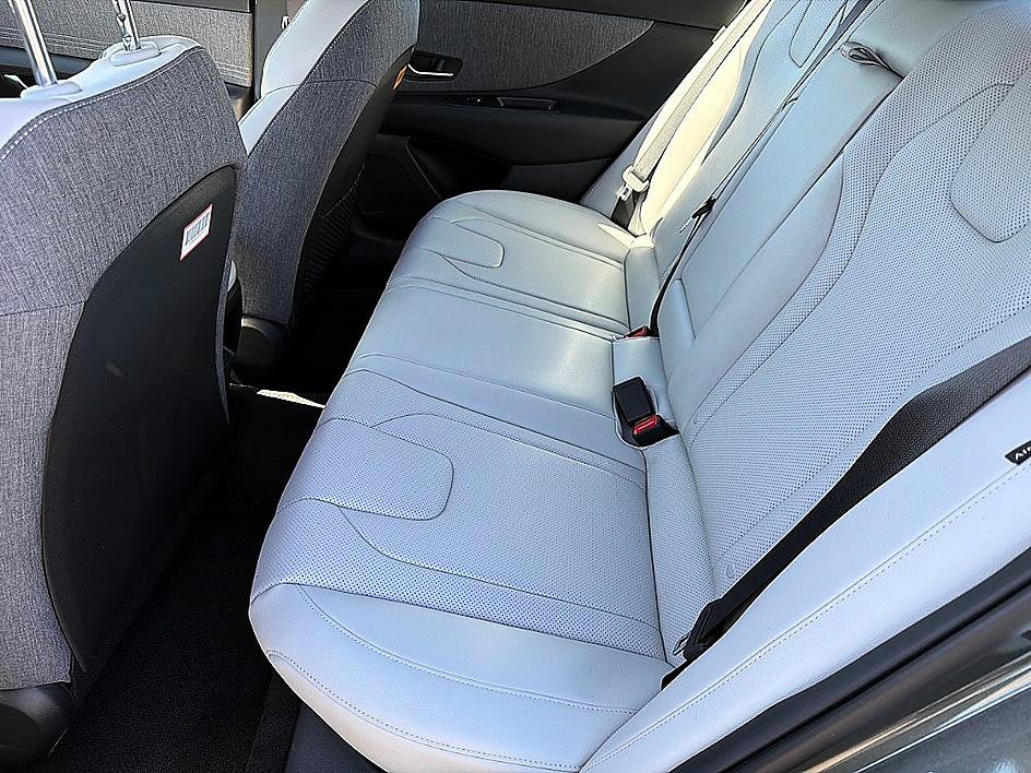 New 2026 Hyundai Elantra Limited FWD image 7