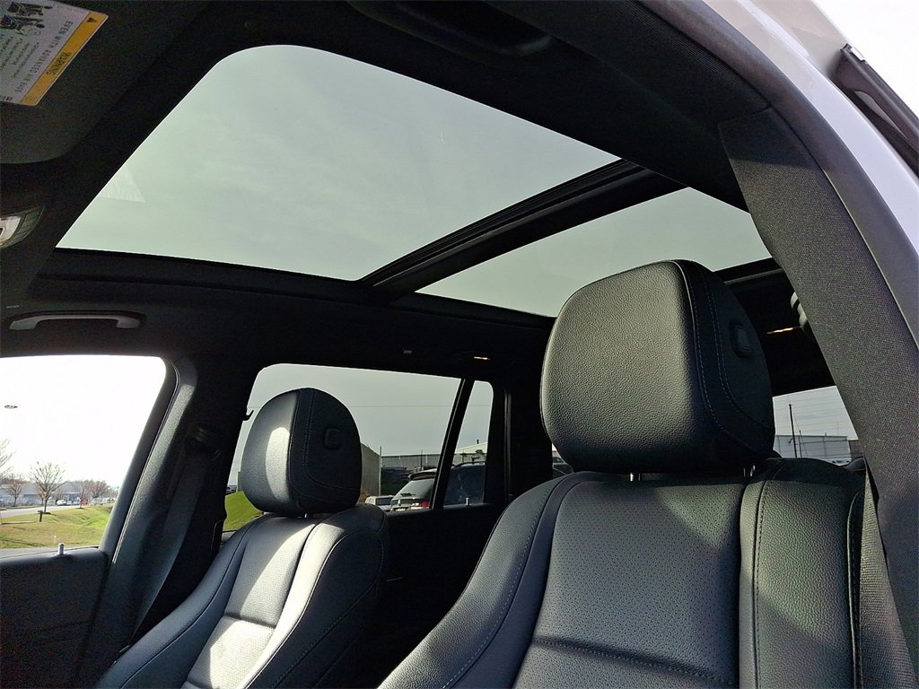 Used 2022 Mercedes-Benz GLS 450 4MATIC image 17