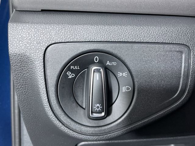 Used 2020 Volkswagen Atlas Cross Sport SEL R-Line image 30