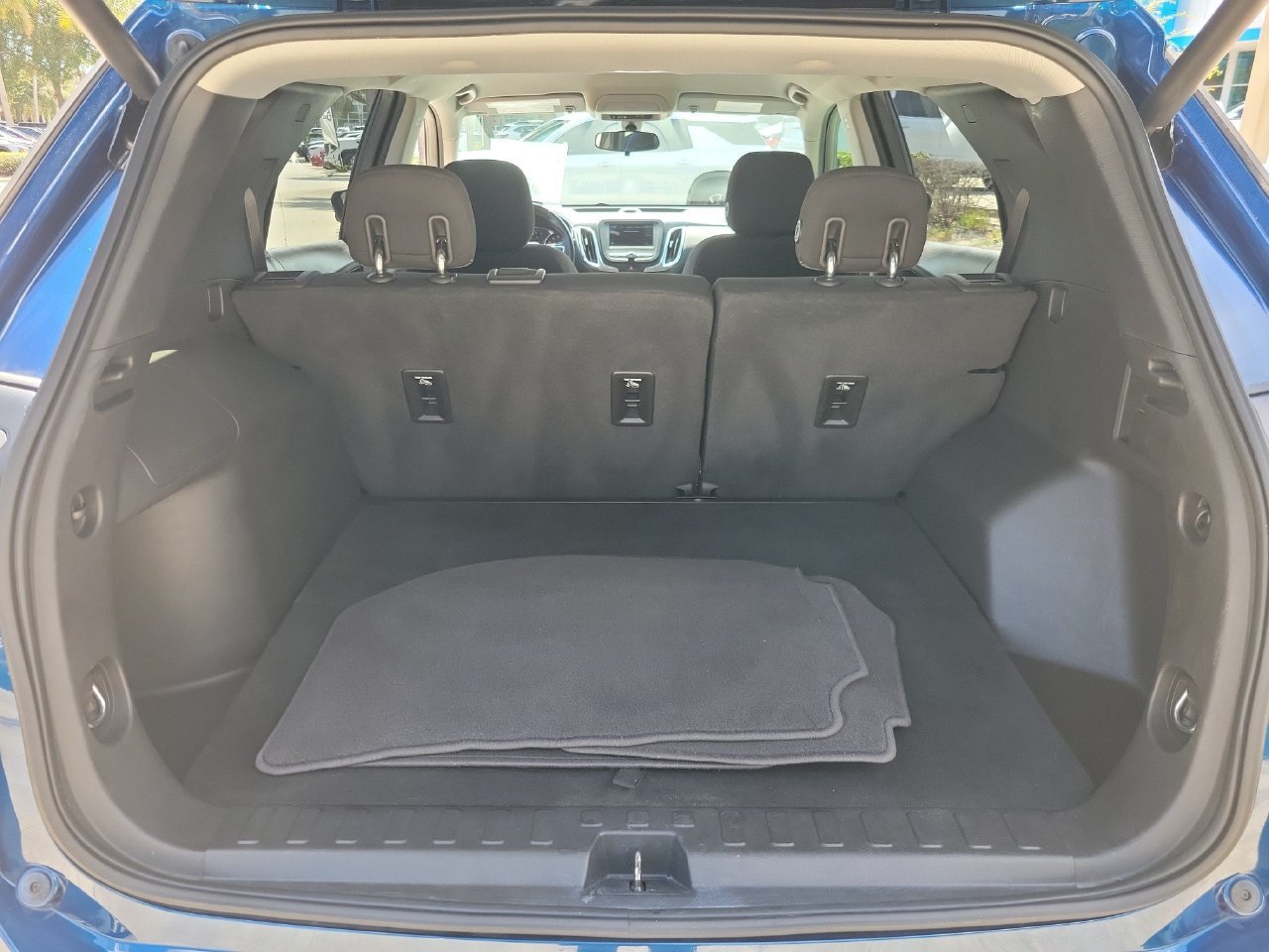 Used 2019 Chevrolet Equinox LT FWD image 7