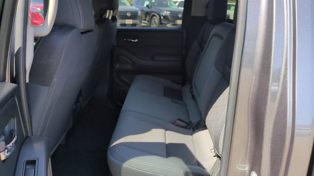 Used 2025 Nissan Frontier SV w/ SV Convenience Package image 14