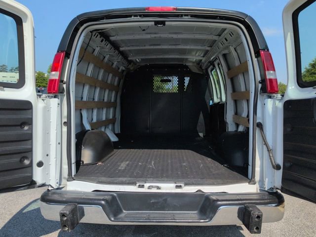 Used 2023 Chevrolet Express 2500 w/ Driver Convenience Package RWD image 16