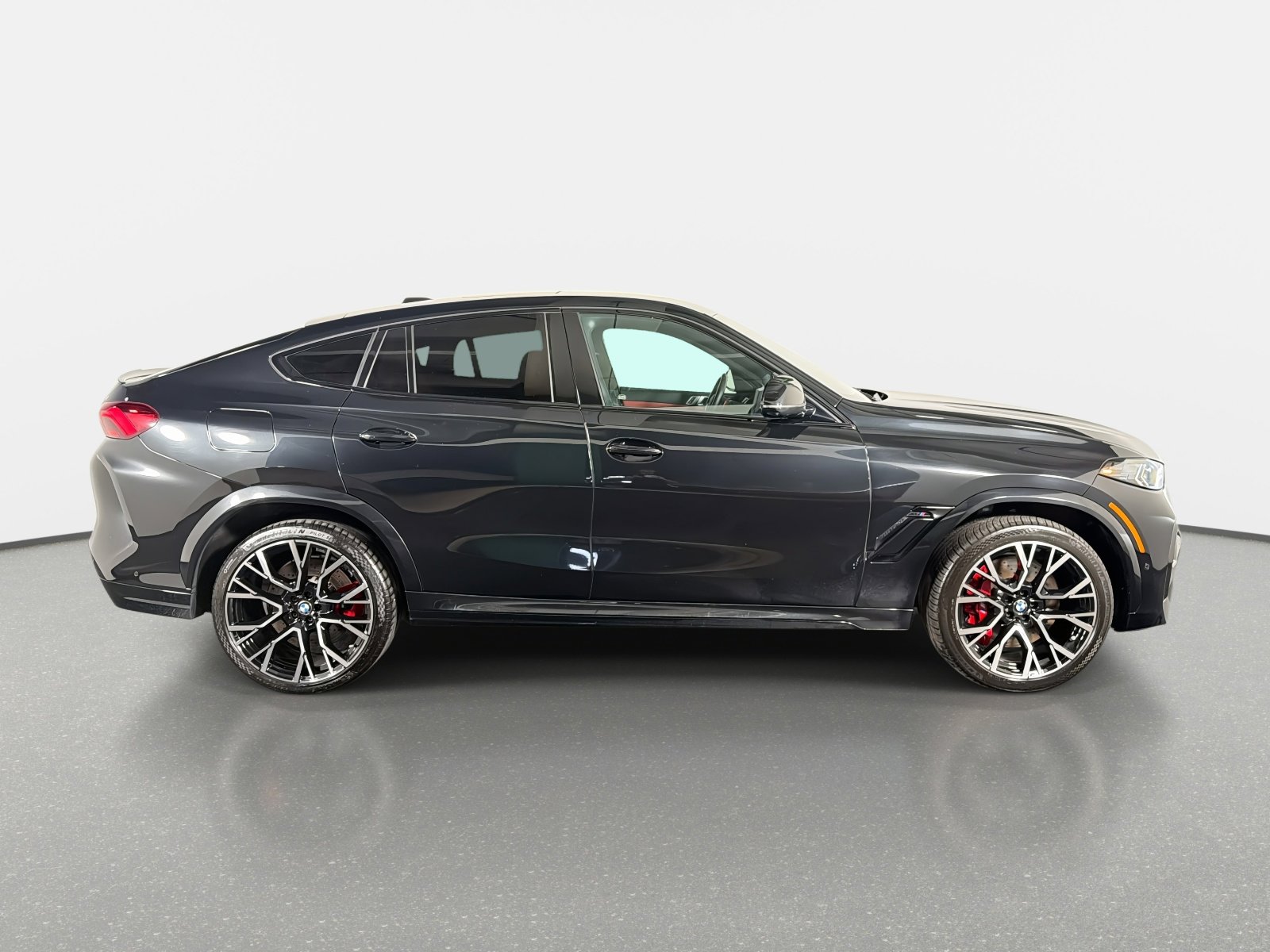 Used 2025 BMW X6 M Competition AWD/4WD image 2