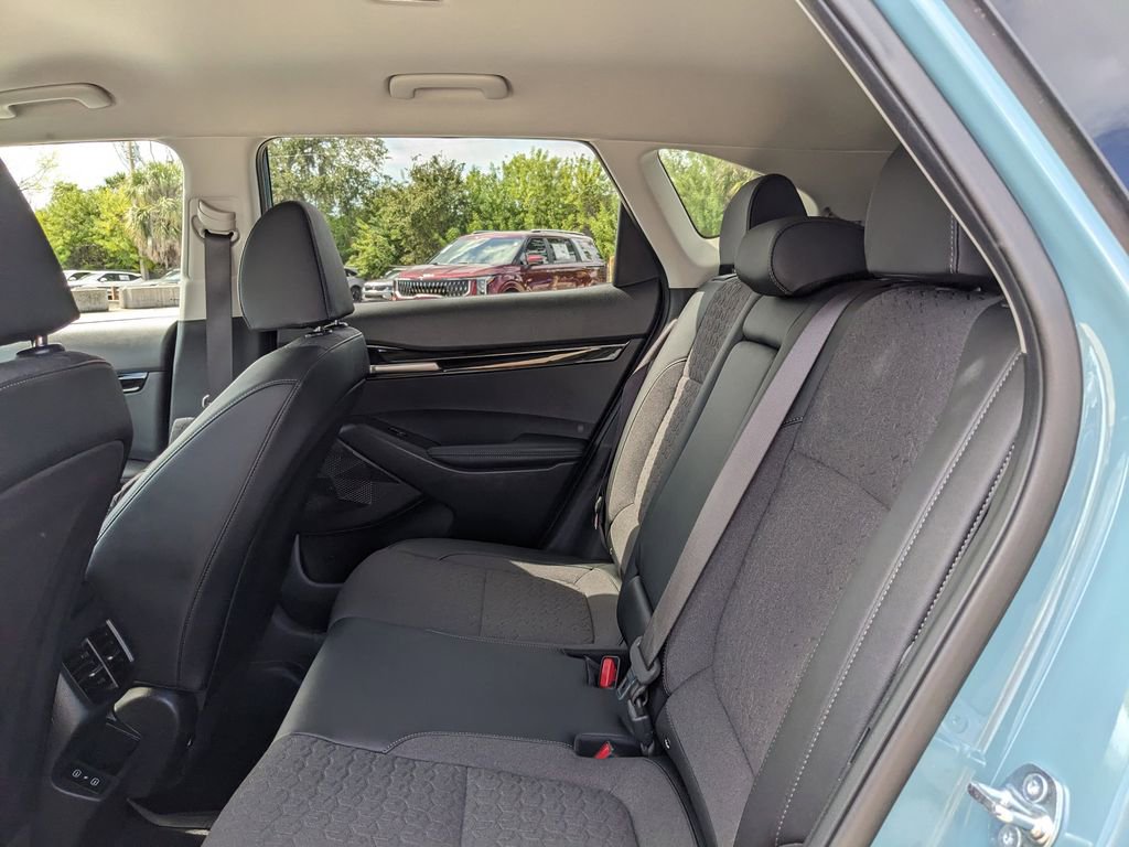Certified 2025 Kia Seltos S image 18