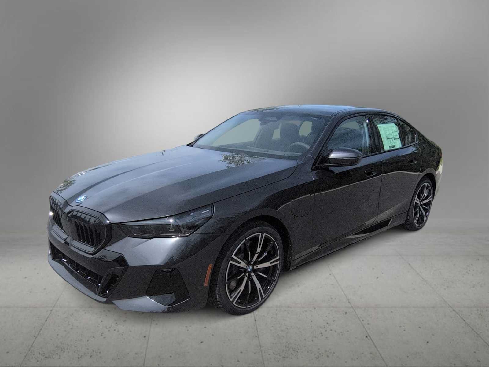 New 2027 BMW 550e xDrive AWD/4WD image 4