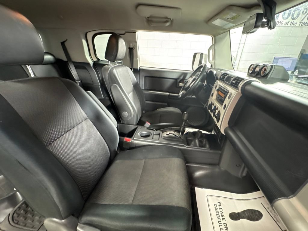 Used 2010 Toyota FJ Cruiser 4WD image 25