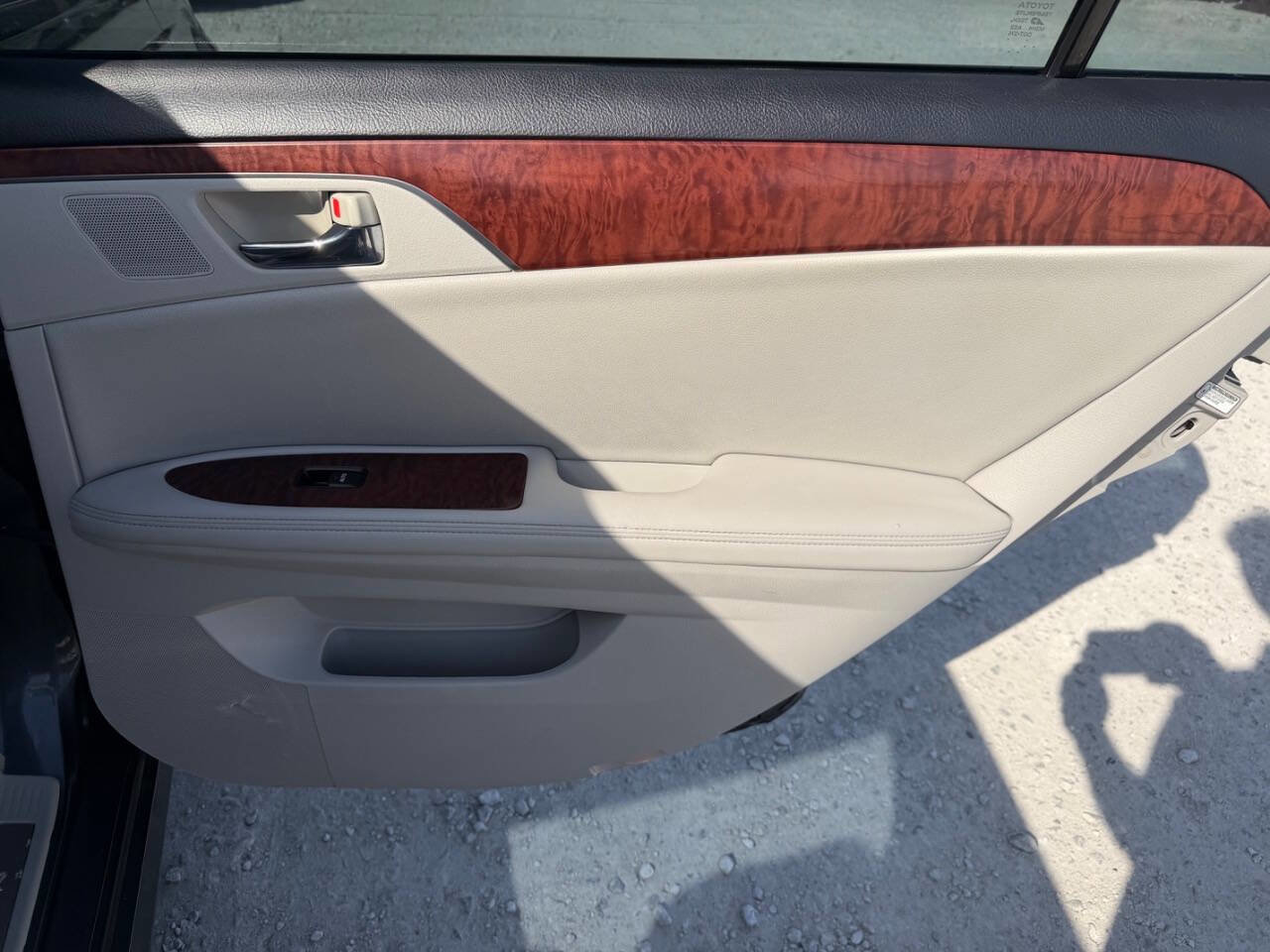 Used 2011 Toyota Avalon Limited FWD image 18