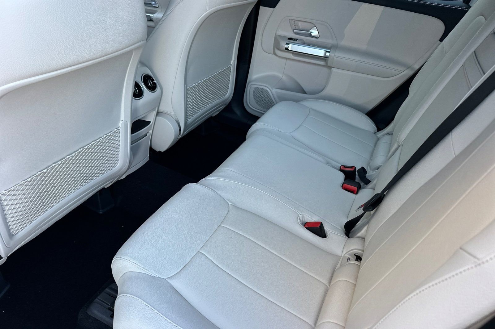 New 2025 Mercedes-Benz GLB 250 image 10